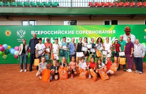 В Москве с успехом прошел очередной теннисный турнир памяти Ю. М. Лужкова Финал юбилейного турнира им. Юрия Лужкова